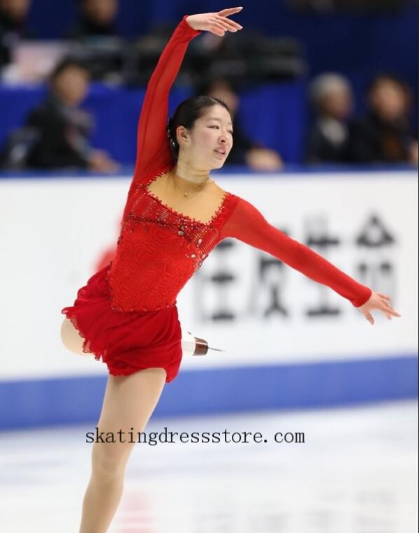 Maryellen skating store outfit