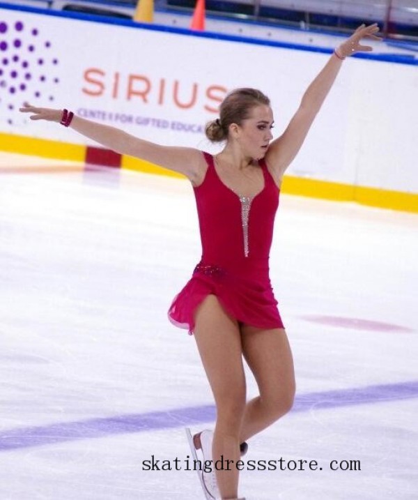 holly willoughby red dress dancing on ice Holly Willoughby looks stunning in breathtaking Dancing on Ice dress  and  wow
